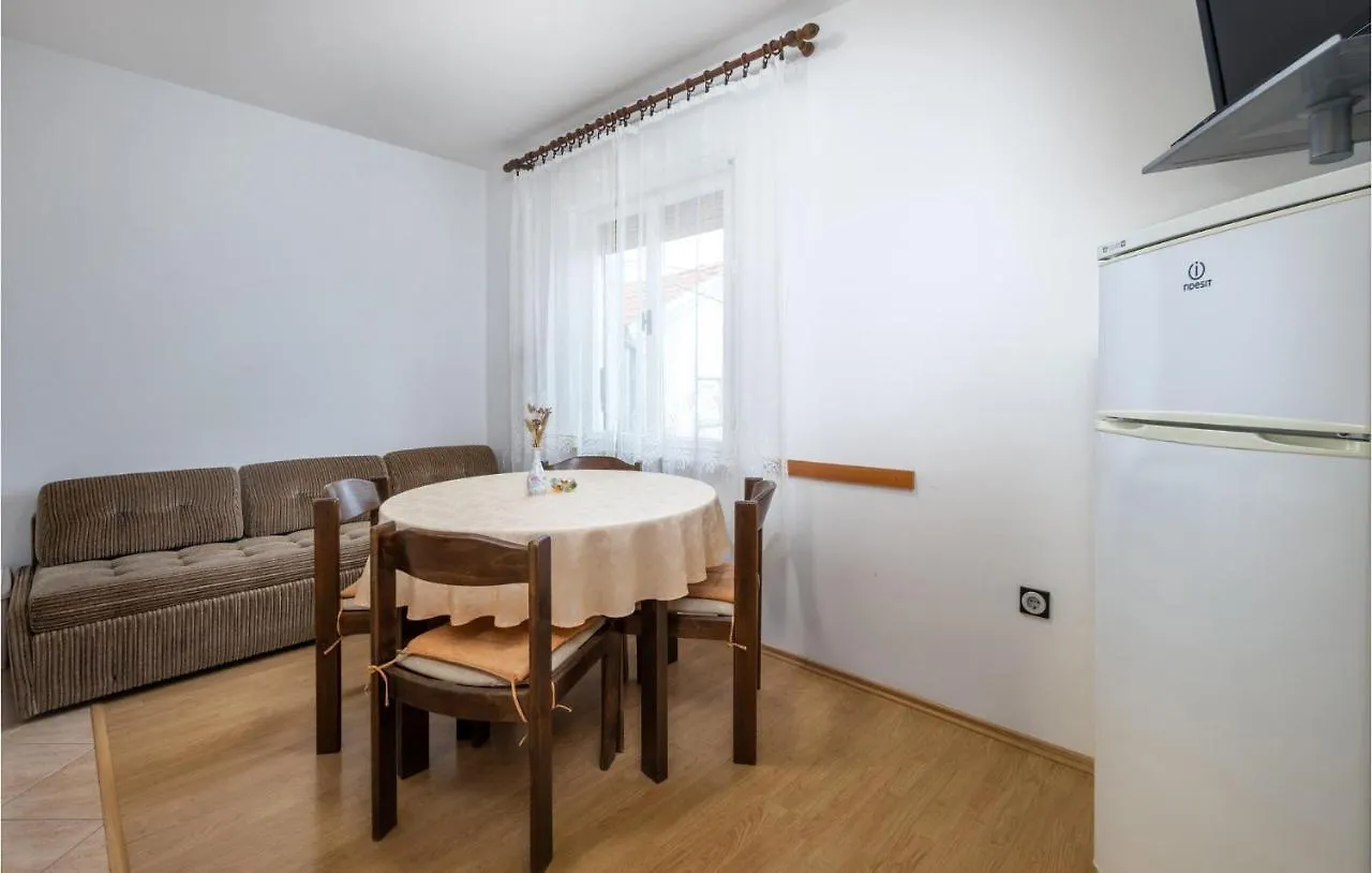 Lovely Apartment In Jadranovo With Kitchen