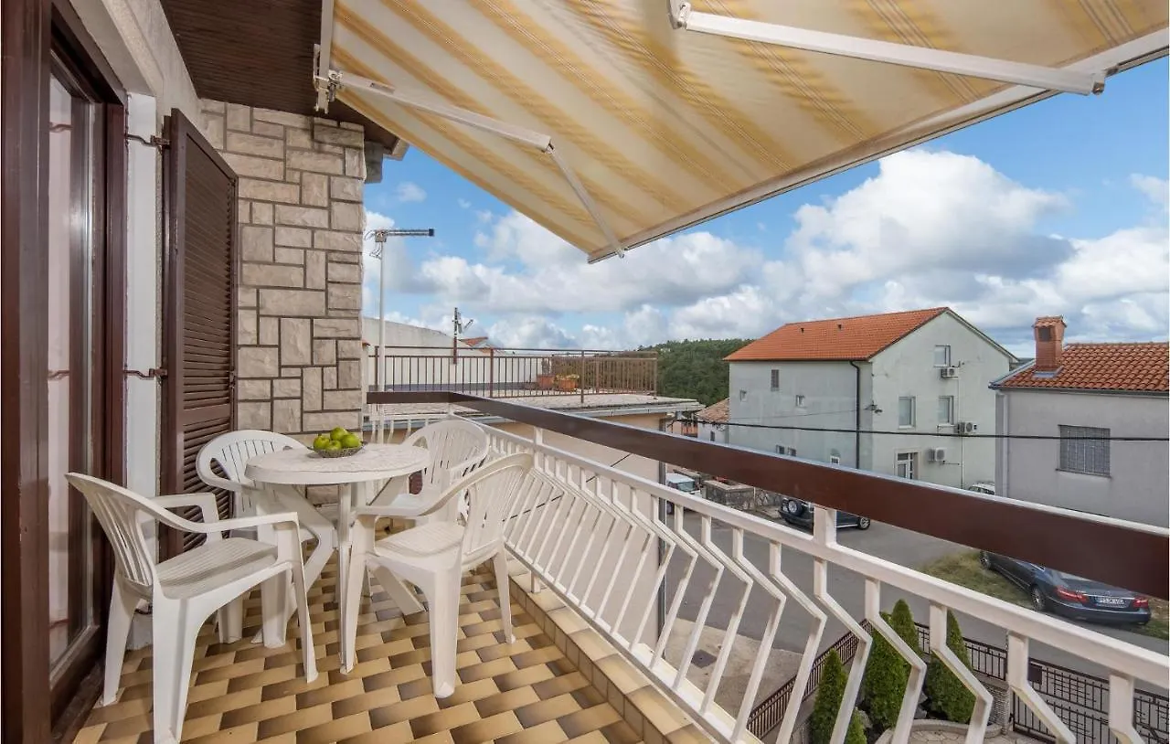 Lovely Apartment In Jadranovo With Kitchen