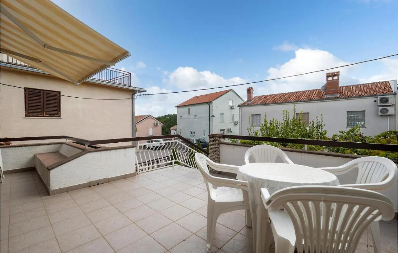 Lovely Apartment In Jadranovo With Kitchen