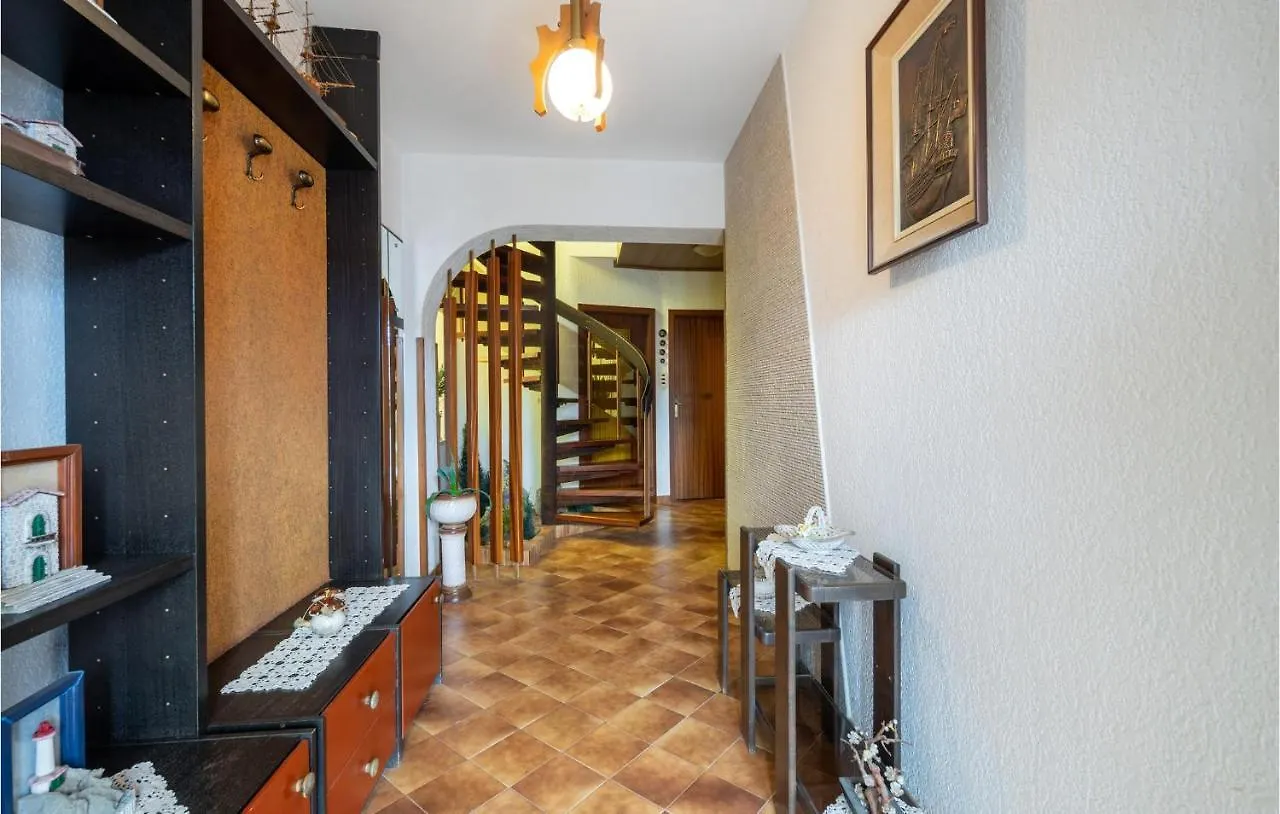 Lovely Apartment In Jadranovo With Kitchen